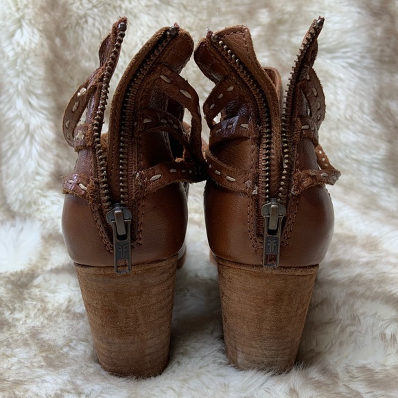 Frye Leather Cutout Booties, sz. 10 - Picture 4 of 8